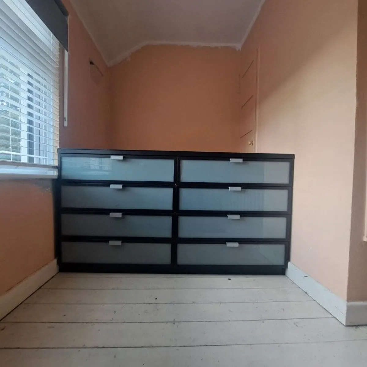 8 drawer unit - Image 1