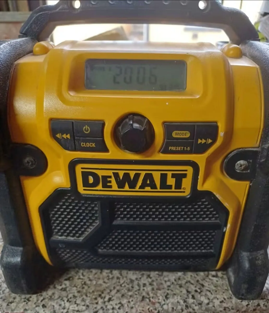 Dewalt radio