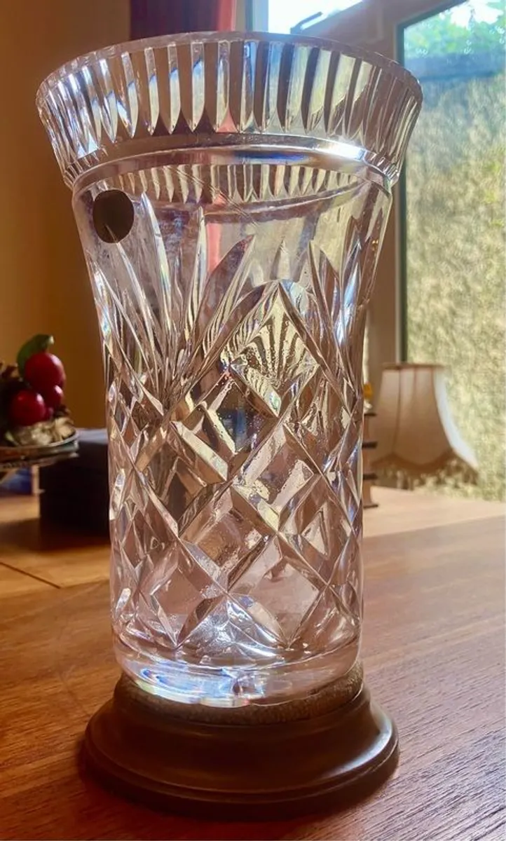 Vintage Galway Clifden Pattern Cut Crystal Vase, Mint Condition. - Image 3