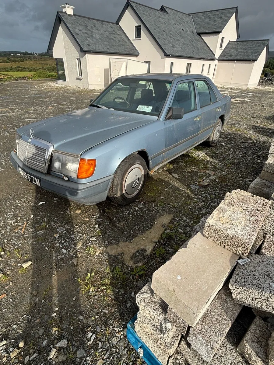 Mercedes 300e - Image 3