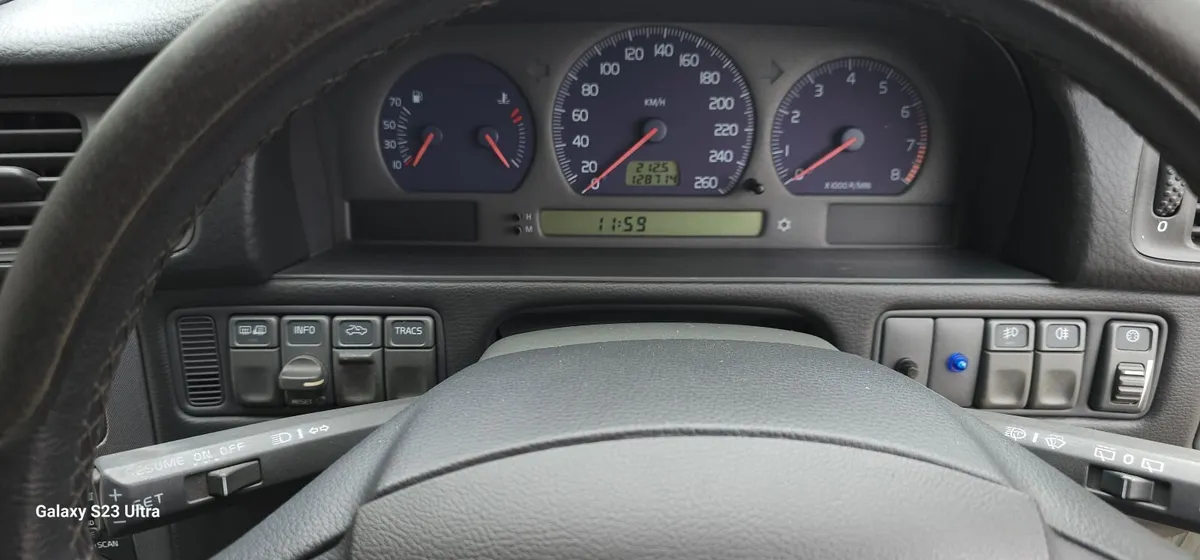 Volvo V70   R, 2.3T, AWD - Image 4