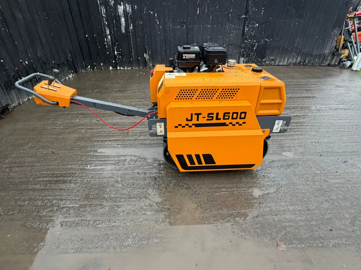Starvox -600 TJ Double Drum Vibrating Roller - Image 1