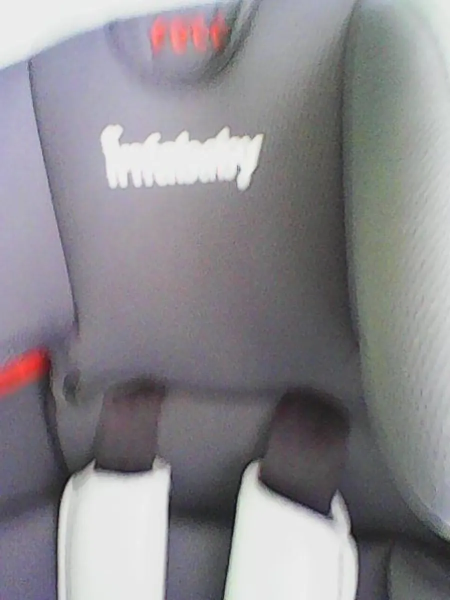 Baby travel cot x1 baby car seat x1 - Image 2