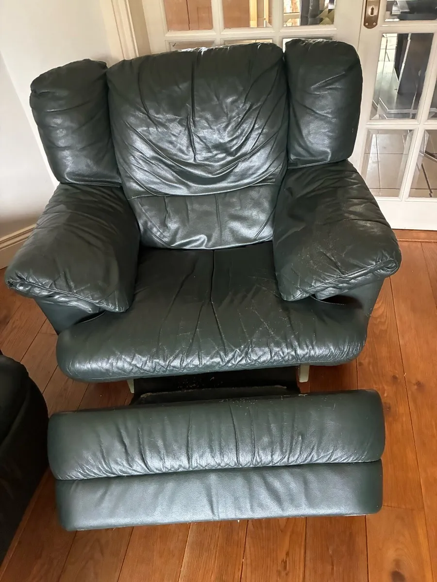 Reduced! Genuine leather Sofa & Recliner chair - Image 3