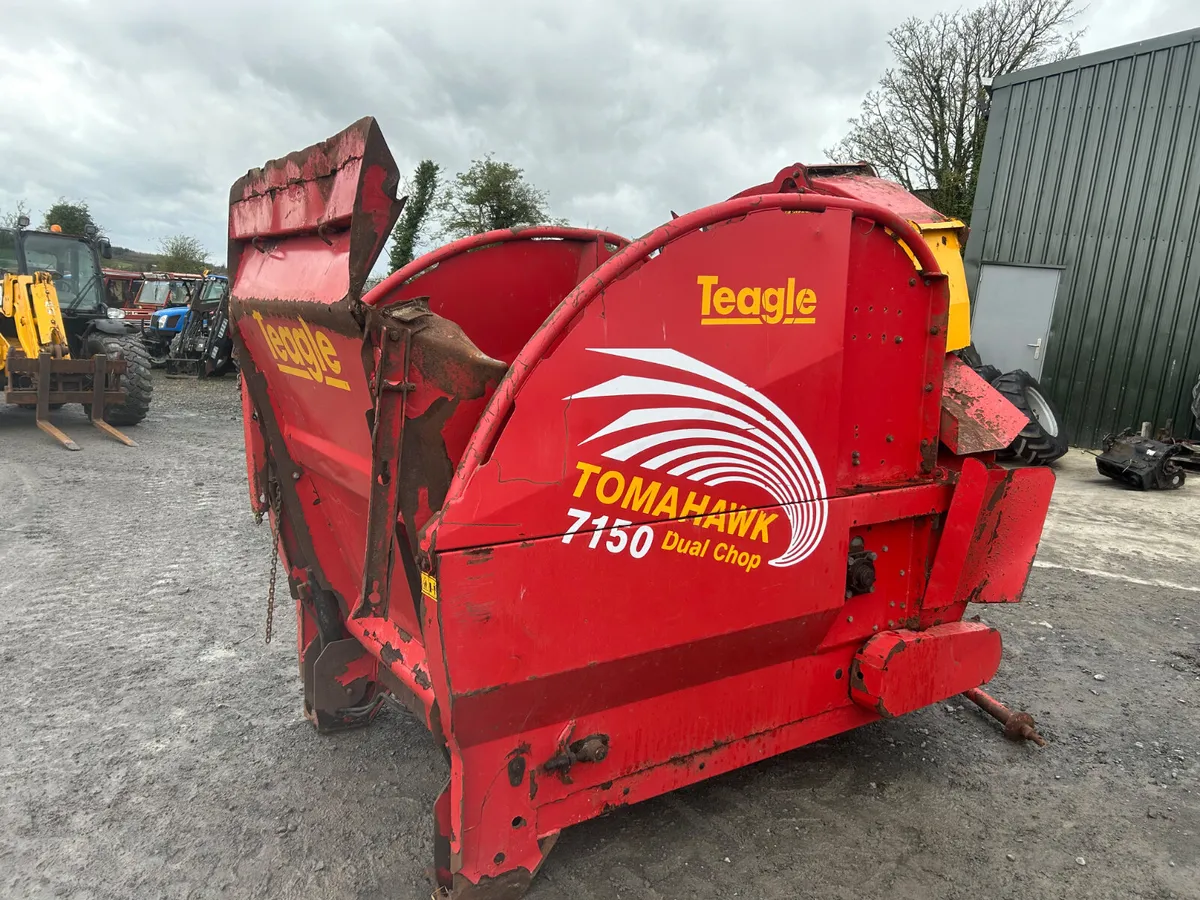 2014 Teagle 7150 Tomahawk Straw Bedder - Image 3