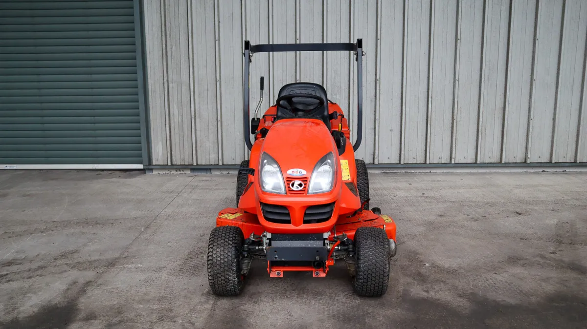 2023 Kubota GR2120 Lawnmower - Image 3