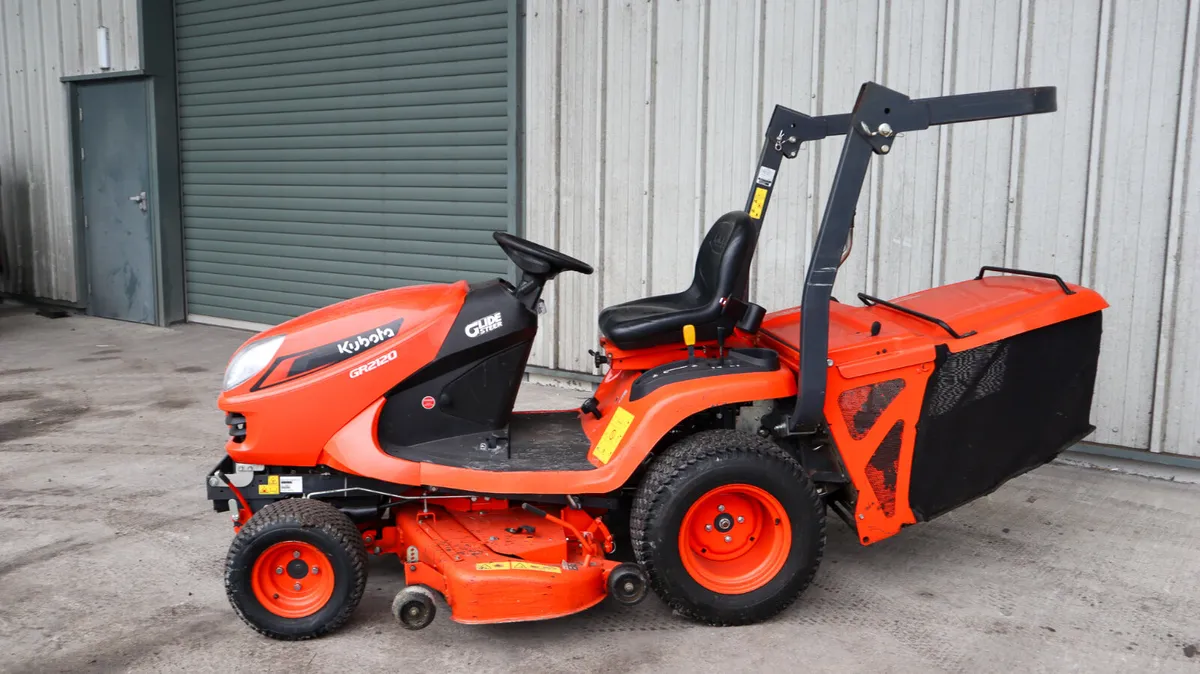 2023 Kubota GR2120 Lawnmower - Image 2
