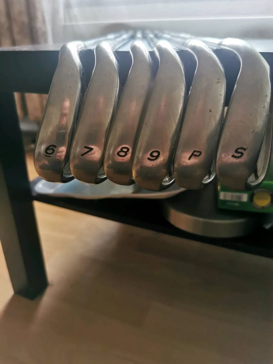 Golf clubs and bag - Image 3