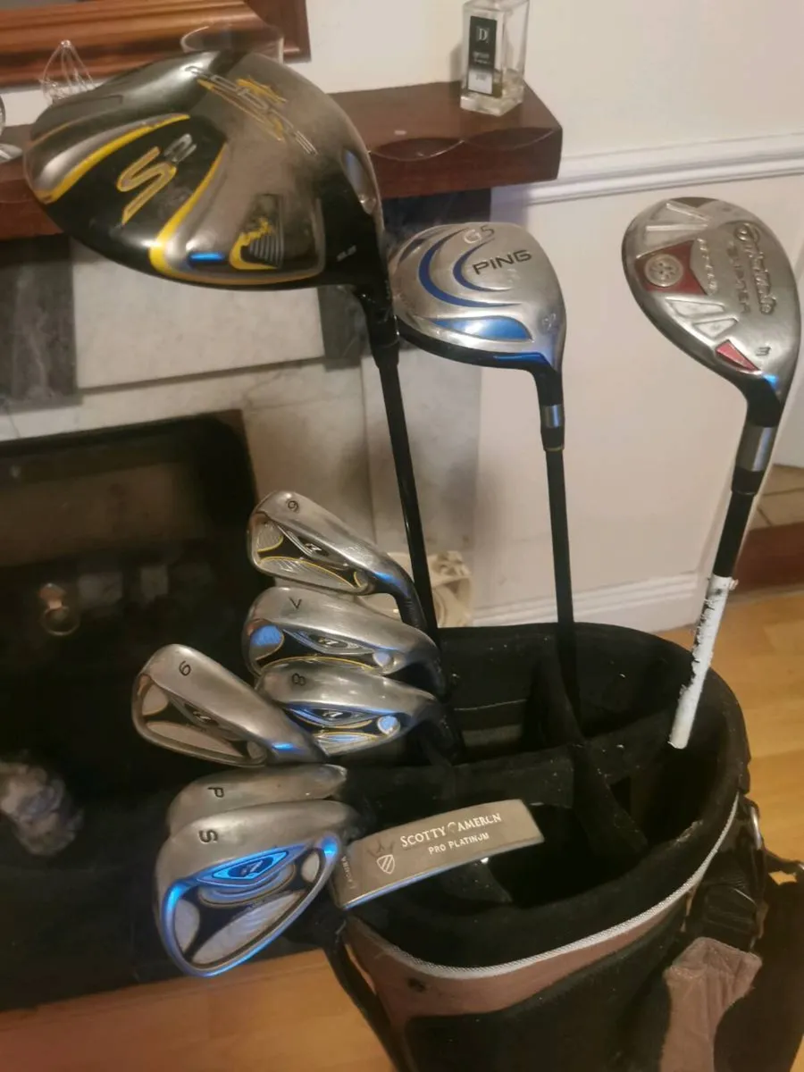 Golf clubs and bag - Image 1