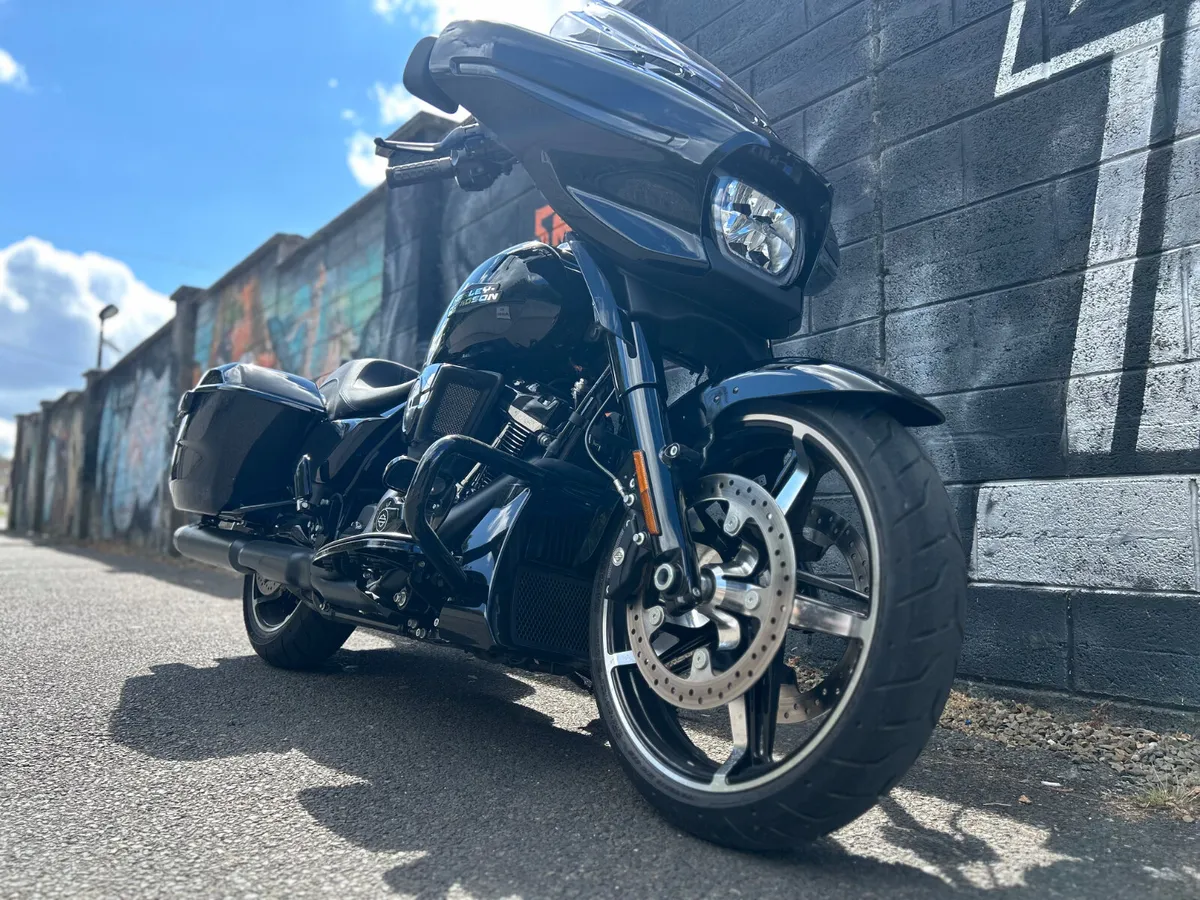 2026 HARLEY-DAVIDSON Street Glide *Ex-Demo* - Image 4