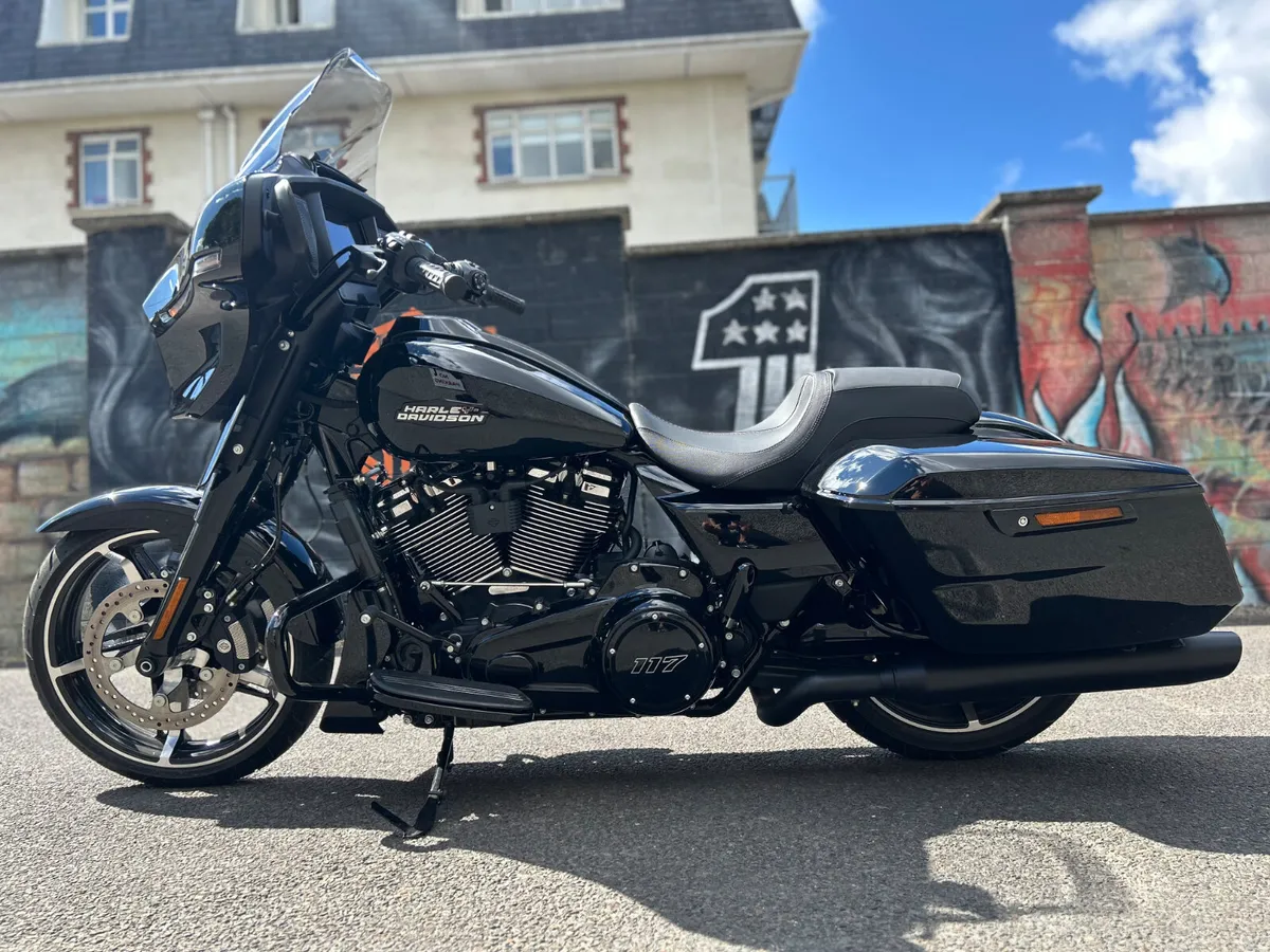 2026 HARLEY-DAVIDSON Street Glide *Ex-Demo* - Image 3