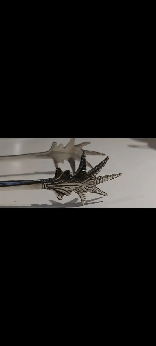Solid silver vintage ice/sugar claw - Image 3