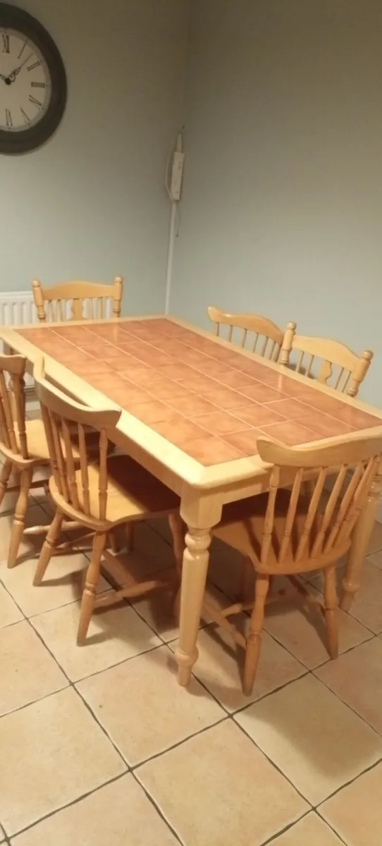 Kitchen table  and 6 chairs - Image 2