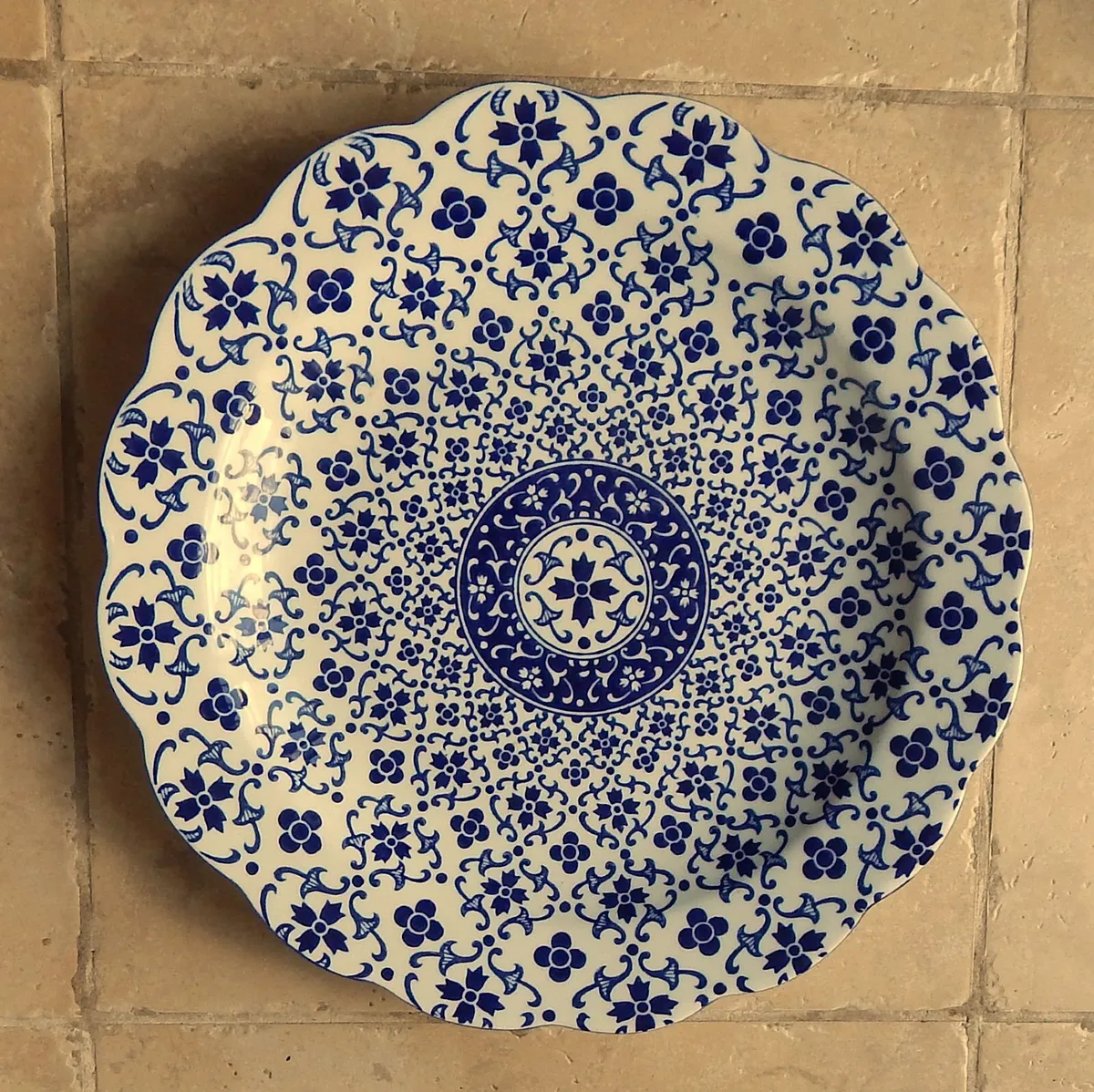 Large Sia Home Fashion Porcelain Charger Plate - Image 1