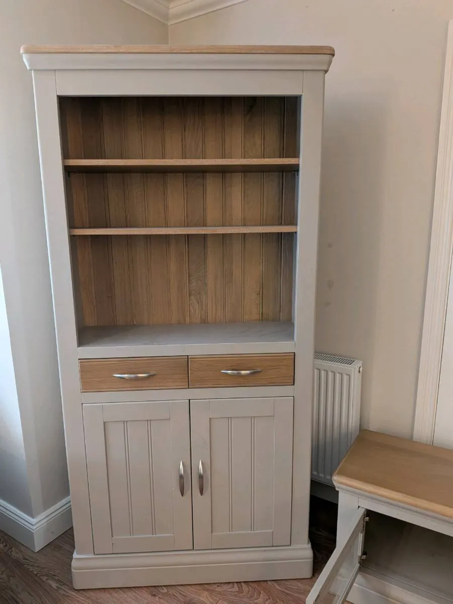 Cabinet and matching TV stand - Image 2