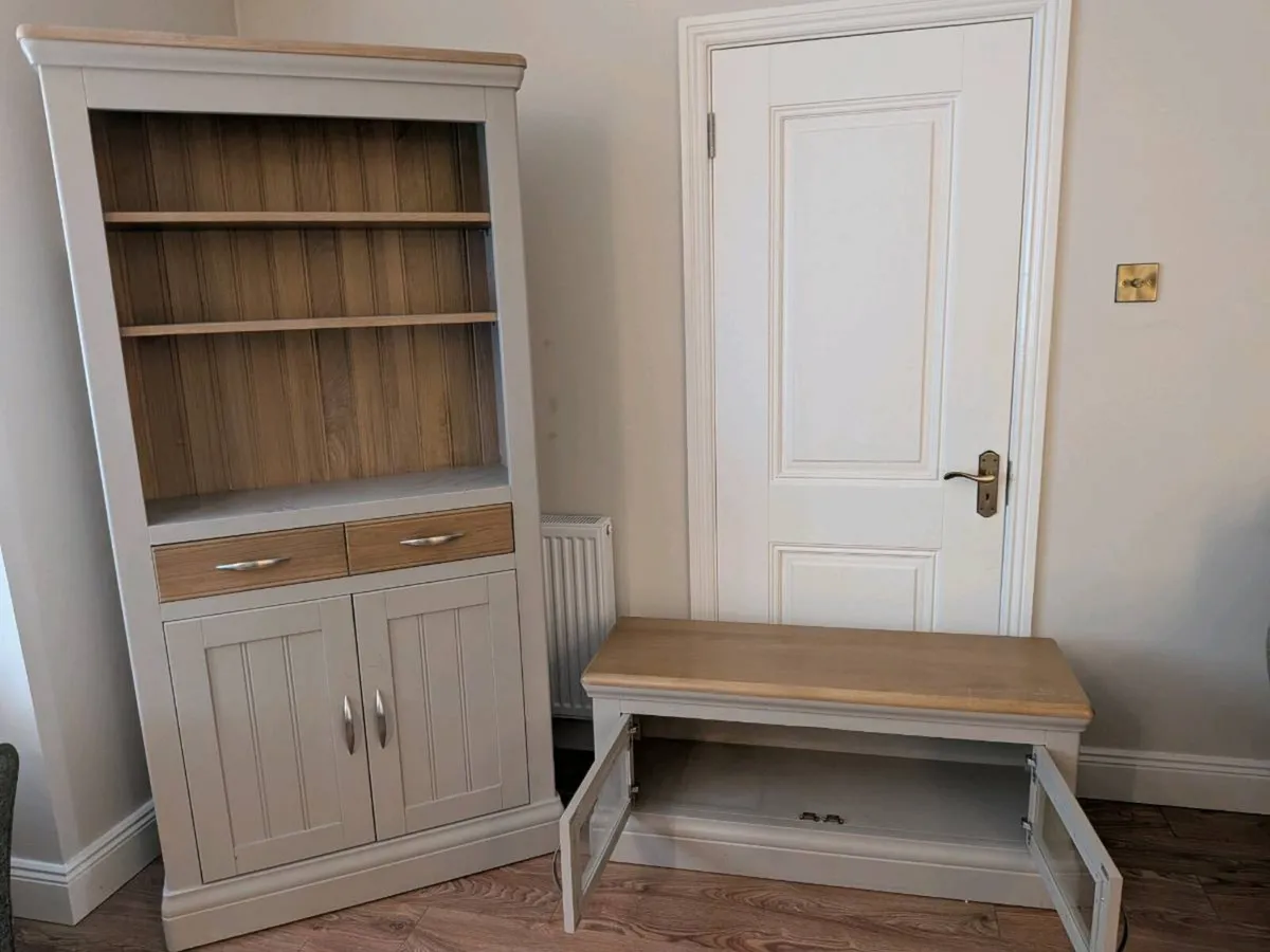 Cabinet and matching TV stand - Image 3