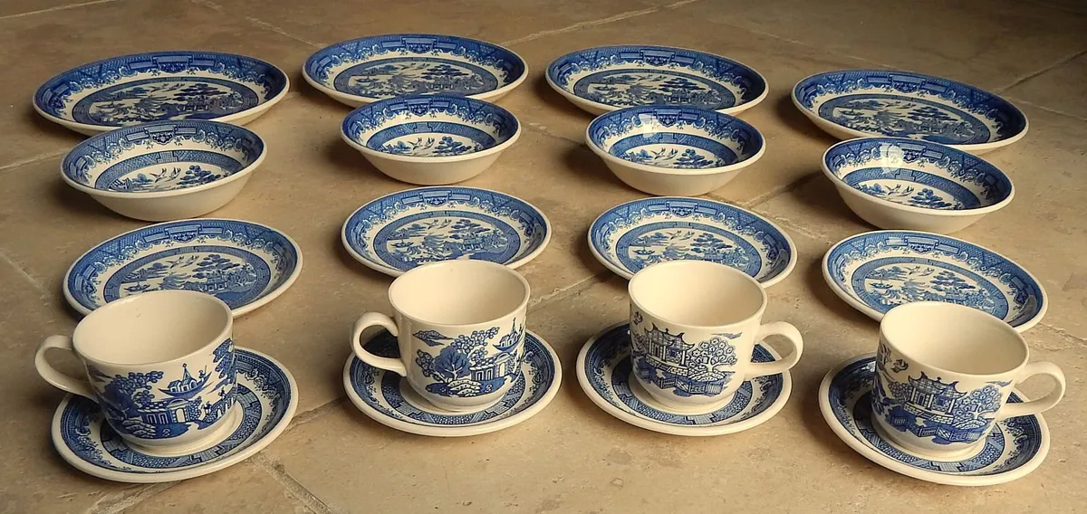20 Piece Set of Biltons Willow Pattern Tableware - Image 2
