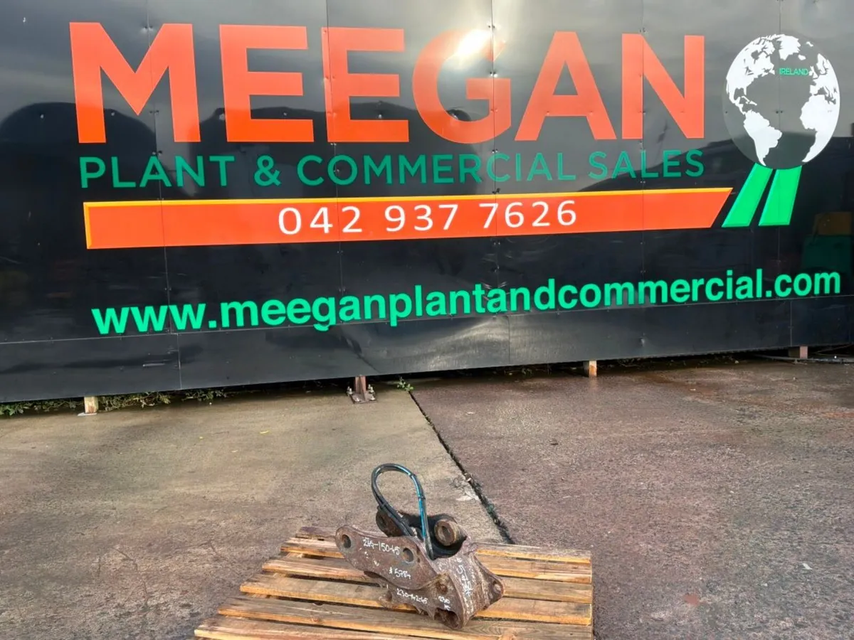 Kubota hydraulic quick hitch.....45mm pins ...5784 - Image 1