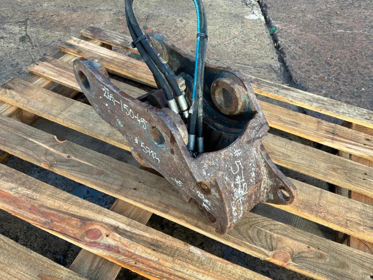 Kubota hydraulic quick hitch.....45mm pins ...5784 - Image 3