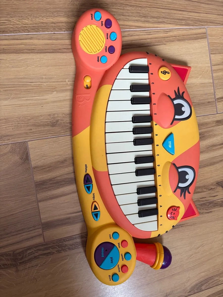 Toys - Image 3