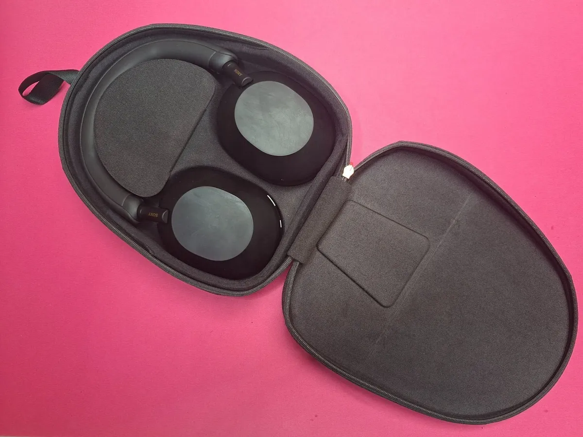 SONY WH-1000XM5 Wireless BT Noise Cancelling - Image 3