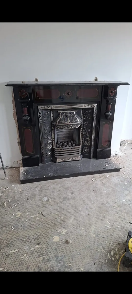 Gas fireplace x 2 - Image 1
