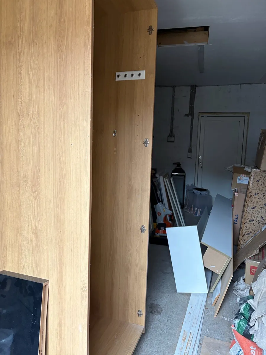 Hallway Press doors and carcass - Image 4