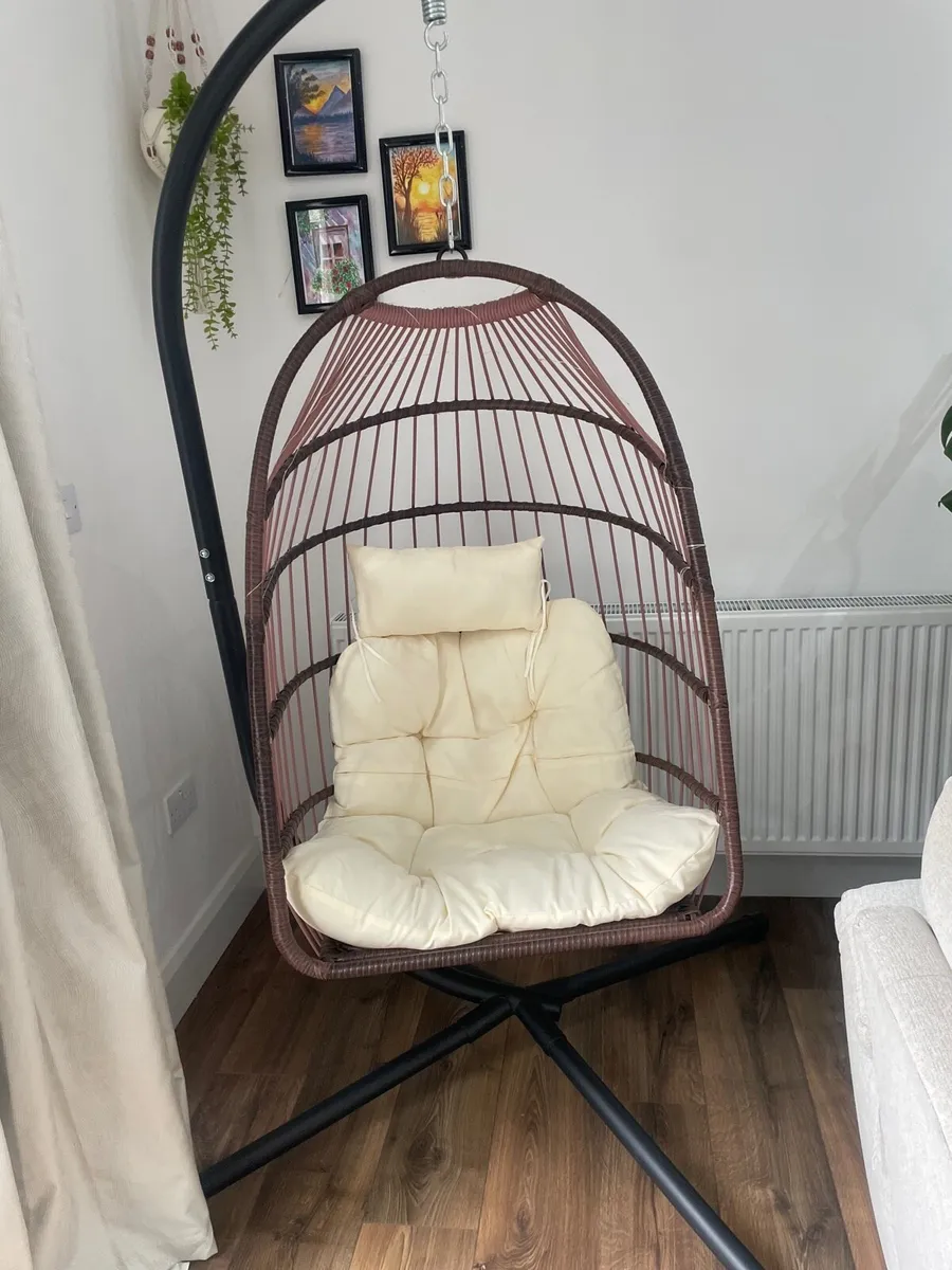 Hanging egg chair - Image 1