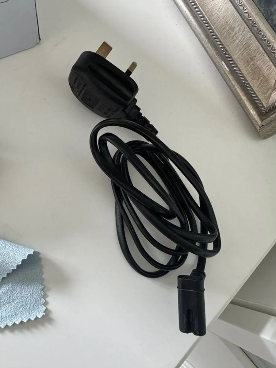 Complete Smart Projector Setup / WiMiUS S27 Portable Projector + Google TV Chromecast - Image 3