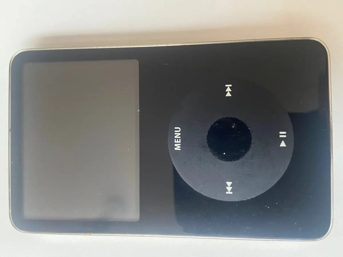Apple iPod not working being sold for parts - Image 1