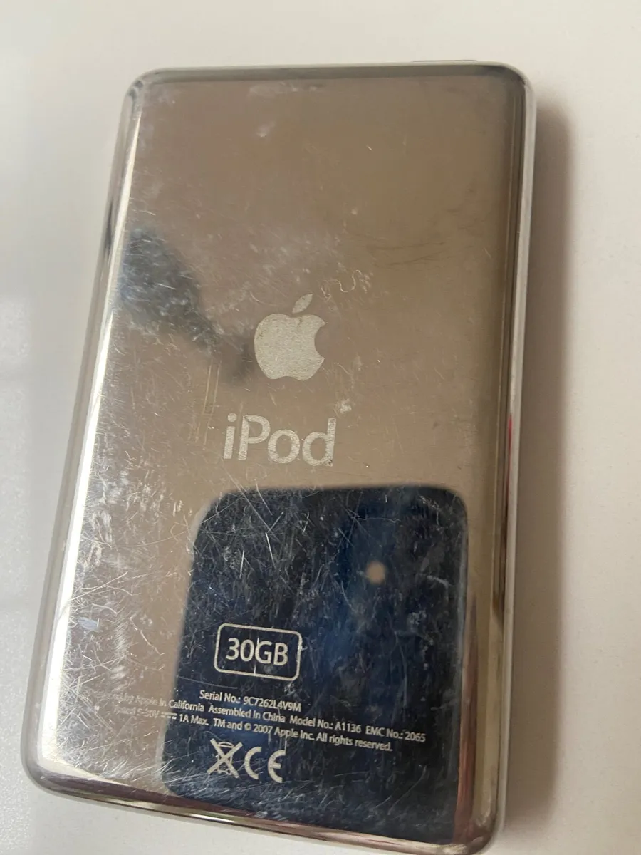 Apple iPod not working being sold for parts - Image 2