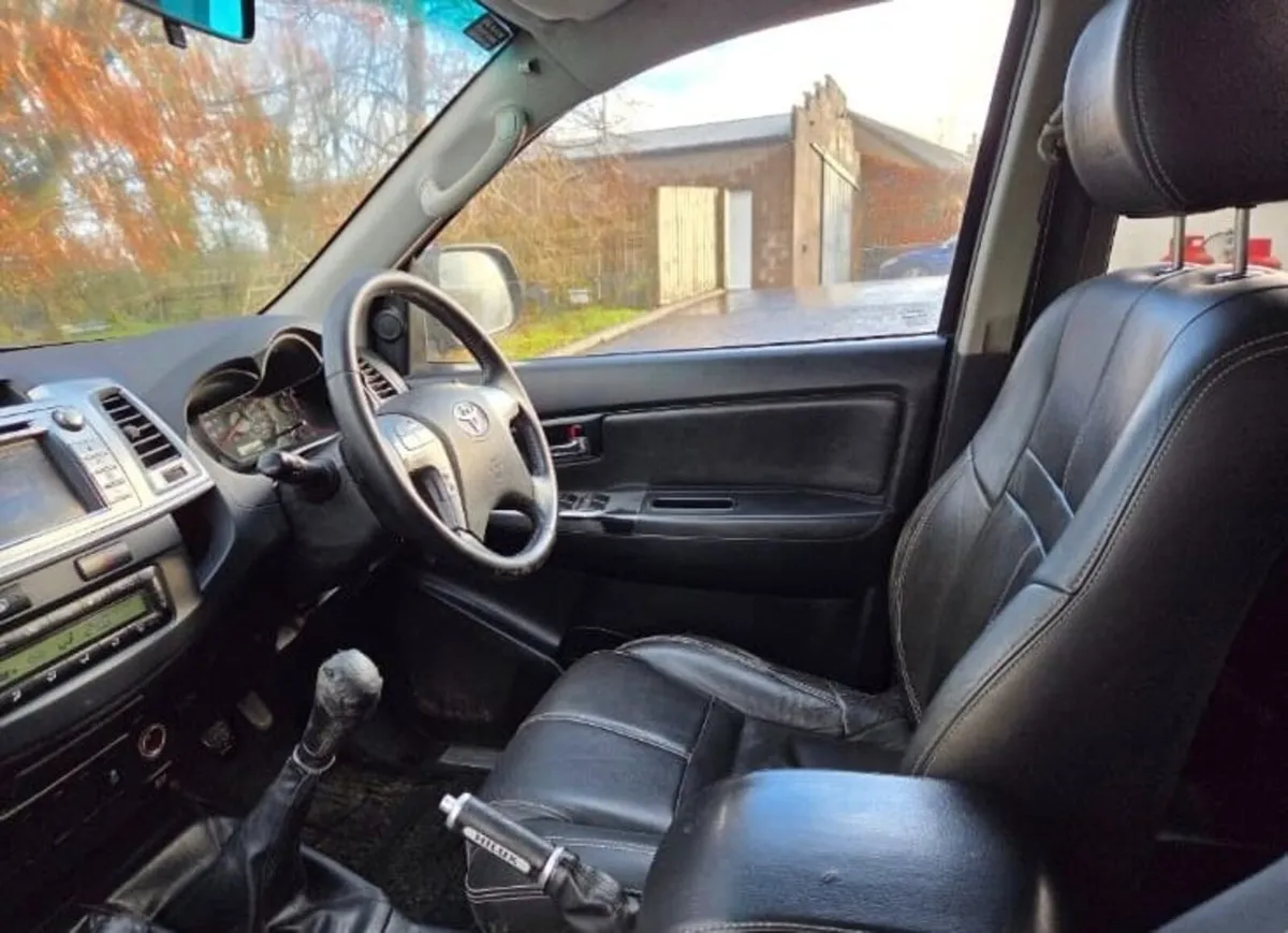 Toyota Hilux Invincible X 2015 - Image 4