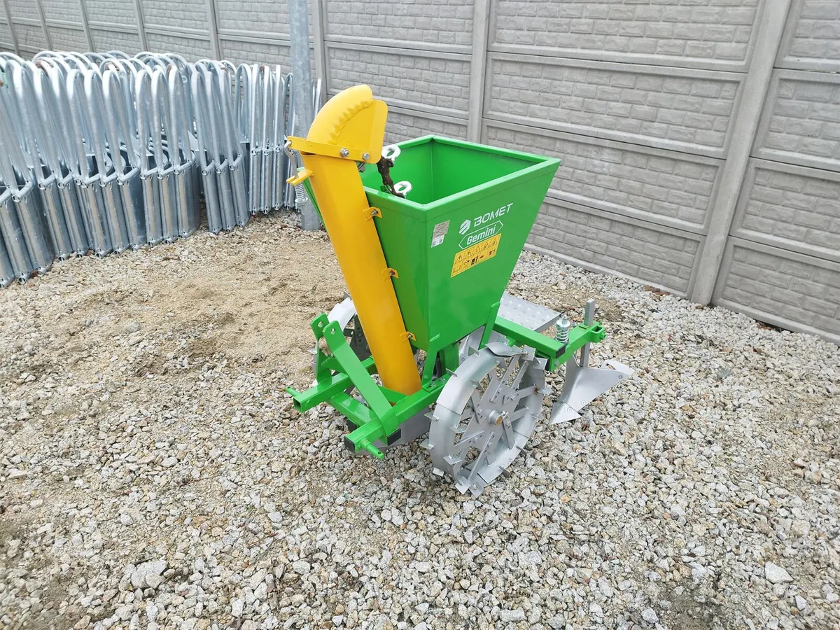 NEW | Potato Planter Single Row CAT. 1 - Image 1