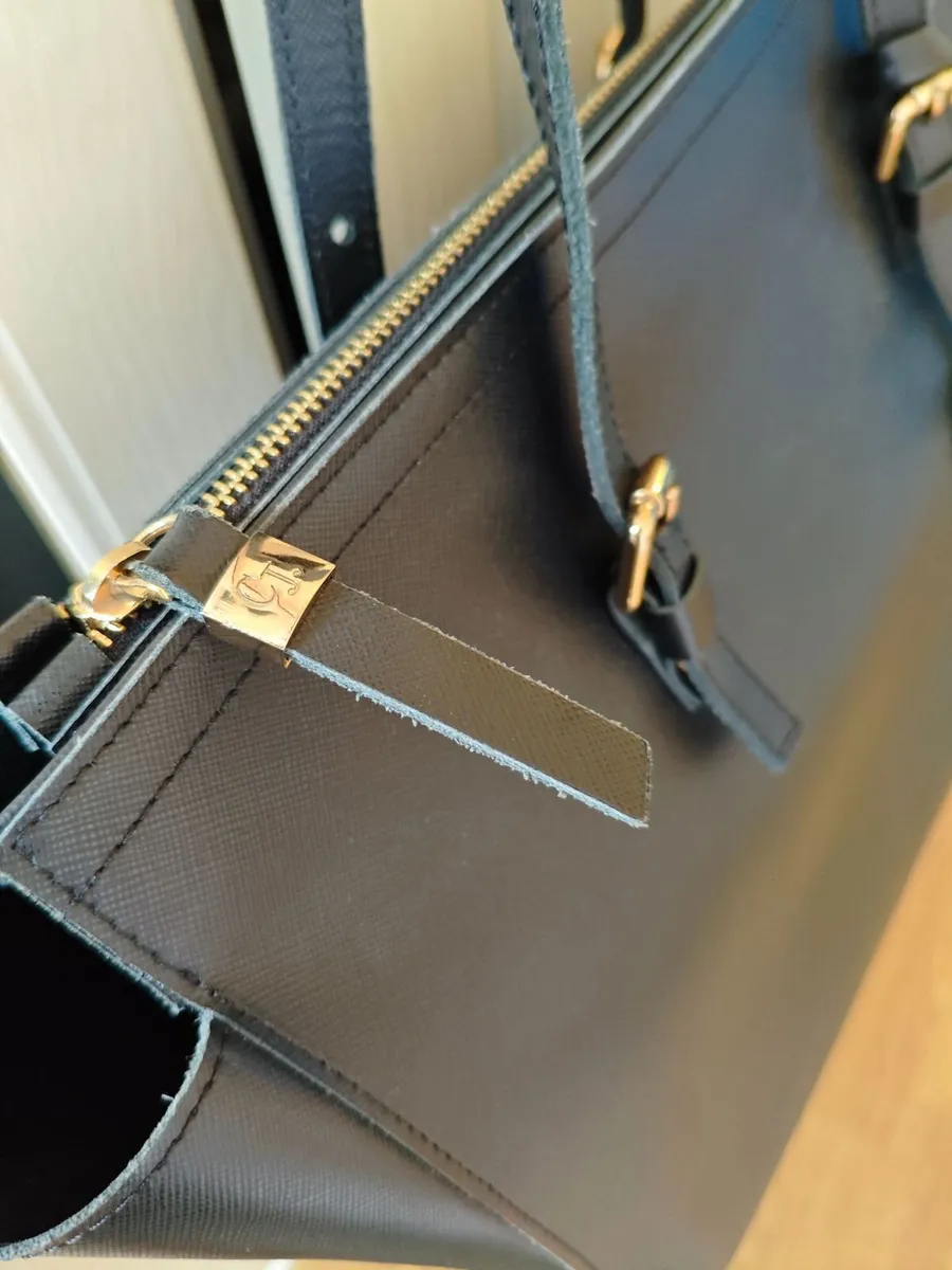 New Handbag Carol J - Image 1
