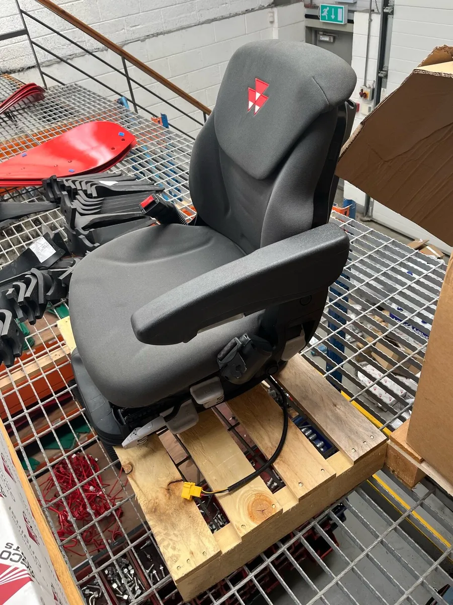 Universal tractor seat - Image 4