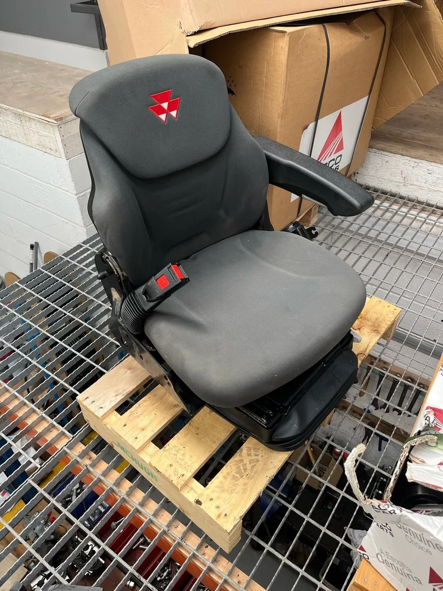 Universal tractor seat - Image 1