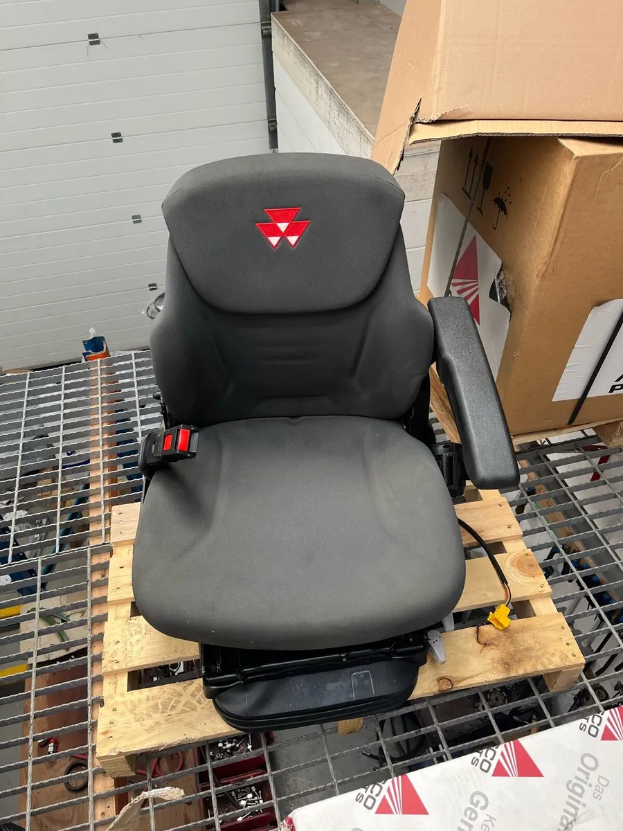 Universal tractor seat - Image 2