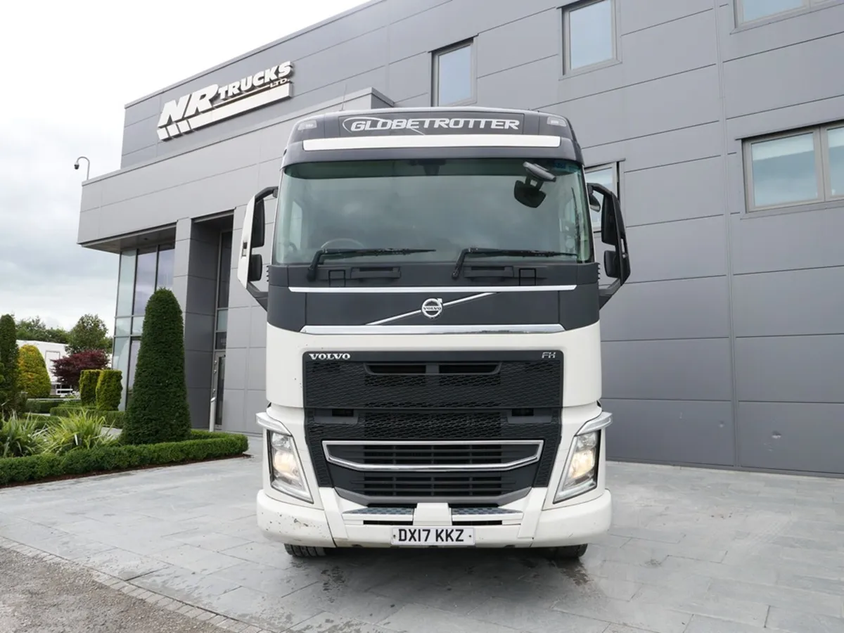 Volvo FH4 13 500 Globe 6x2 - Auto - 2017 - T103324 - Image 2
