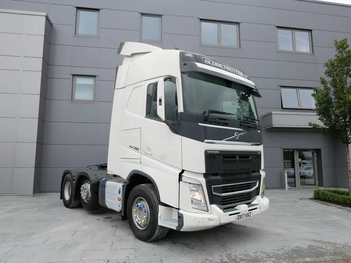 Volvo FH4 13 500 Globe 6x2 - Auto - 2017 - T103324 - Image 1