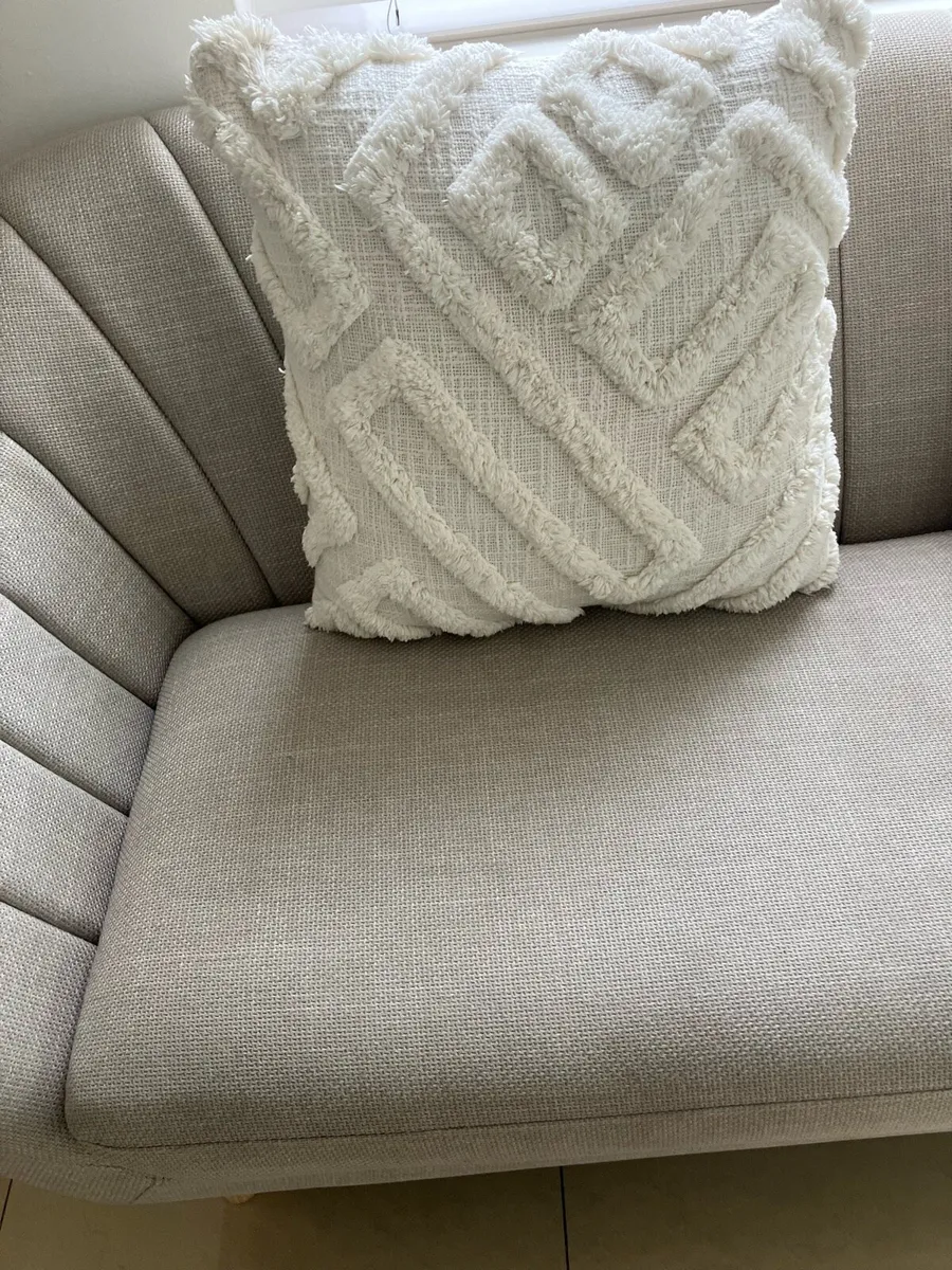 2.5 seater couch - Image 3