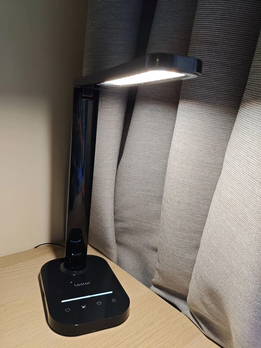 Desk lamp