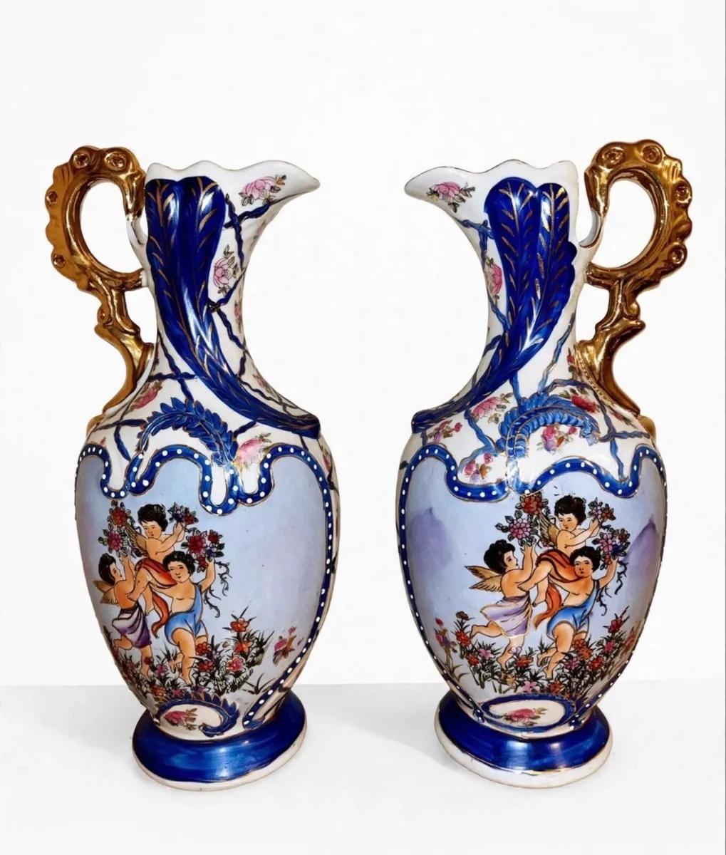 Late 19th Century porcelain vases - Image 1