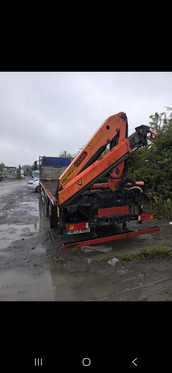 Iveco strallis with remote control crane - Image 3