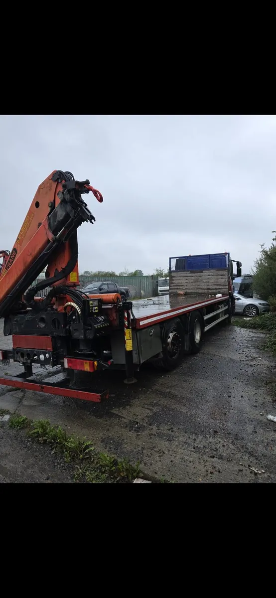 Iveco strallis with remote control crane - Image 4