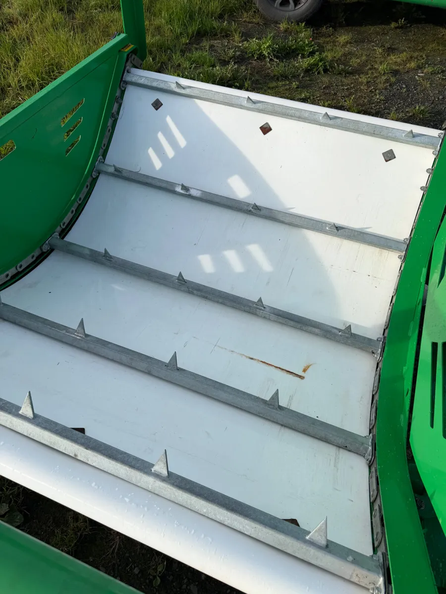Hustler LX105 Unrolla Bale Feeder **NO VAT! ** - Image 2