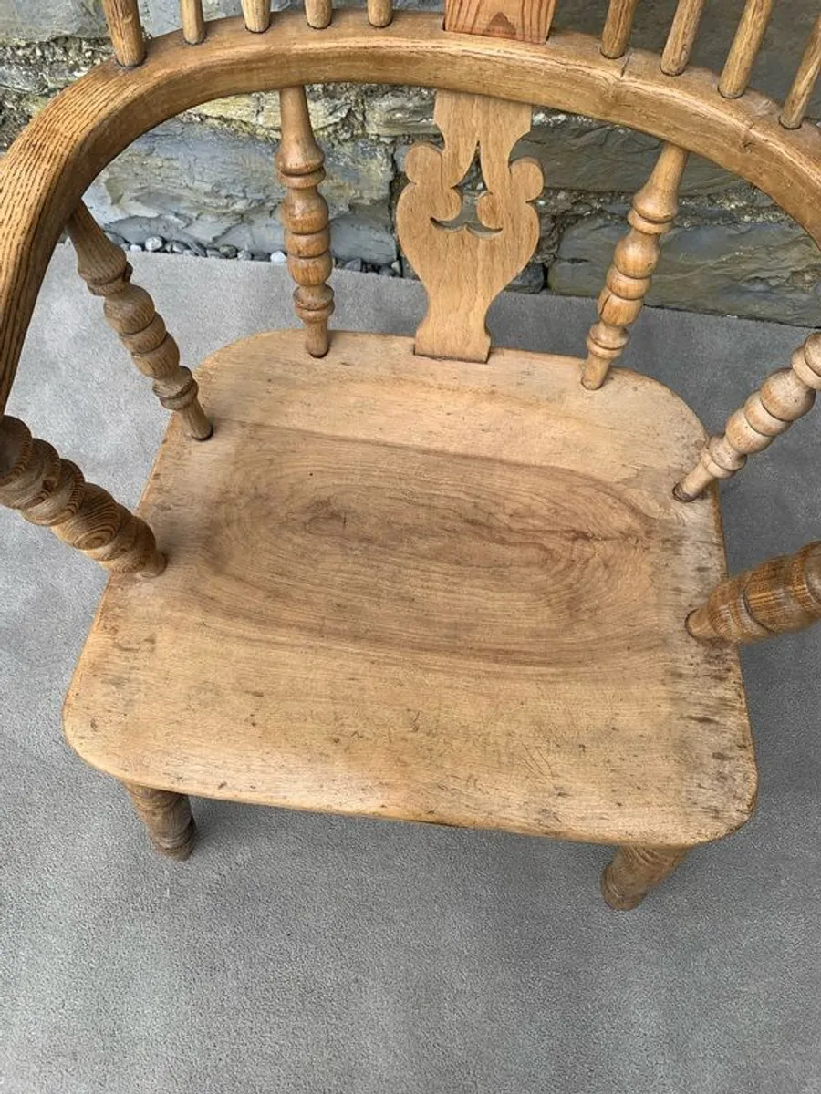 Victorian Elm and Ash Windsor Armchair. - Image 3