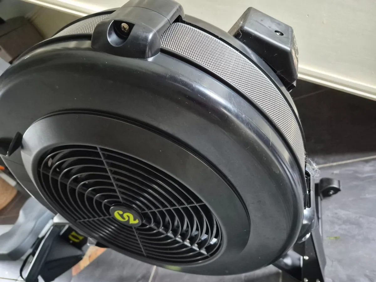 Rowing machine - Image 1