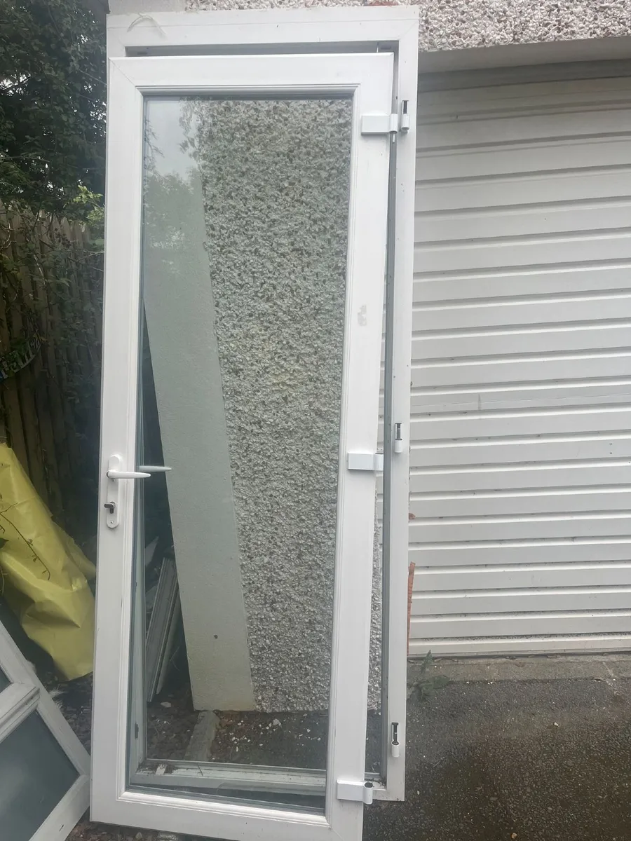 Front door - Image 2