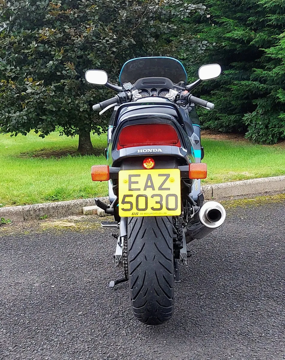 Collectible Classic 1994 CBR1000F, stunning bike. - Image 2