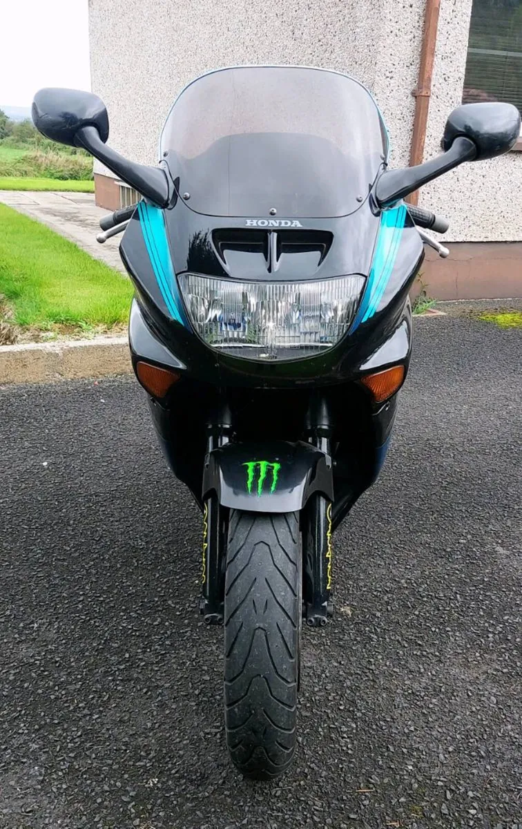 Collectible Classic 1994 CBR1000F, stunning bike. - Image 3